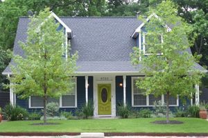 House with perfect left-right symmetry